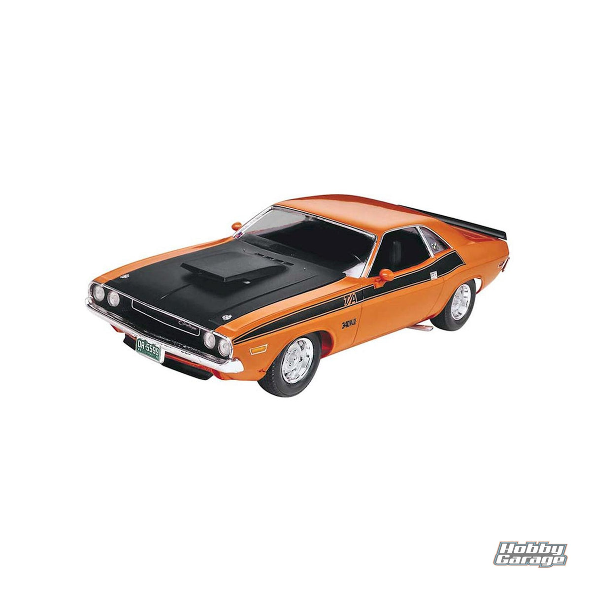 Revell 1/24 70 Dodge Challenger 2N1 Model Kit RMX852596